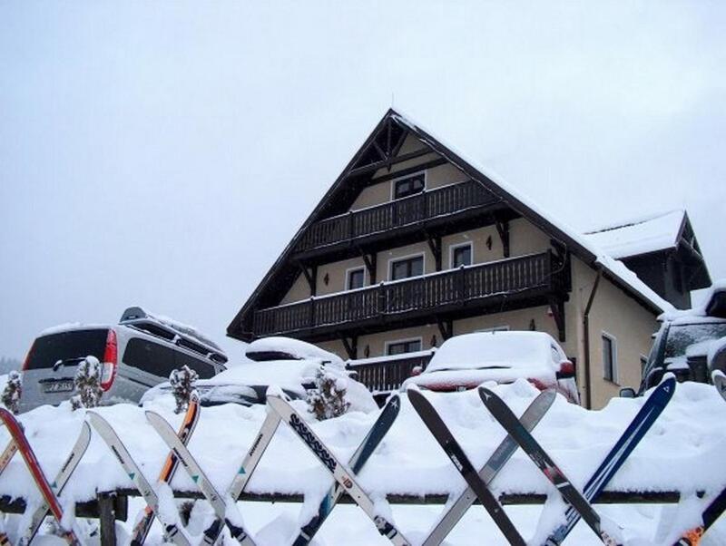 冬天的黑山旅馆