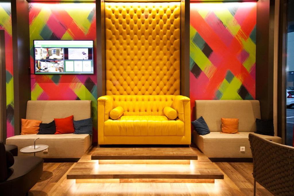ibis Styles Parndorf Neusiedler See的休息区