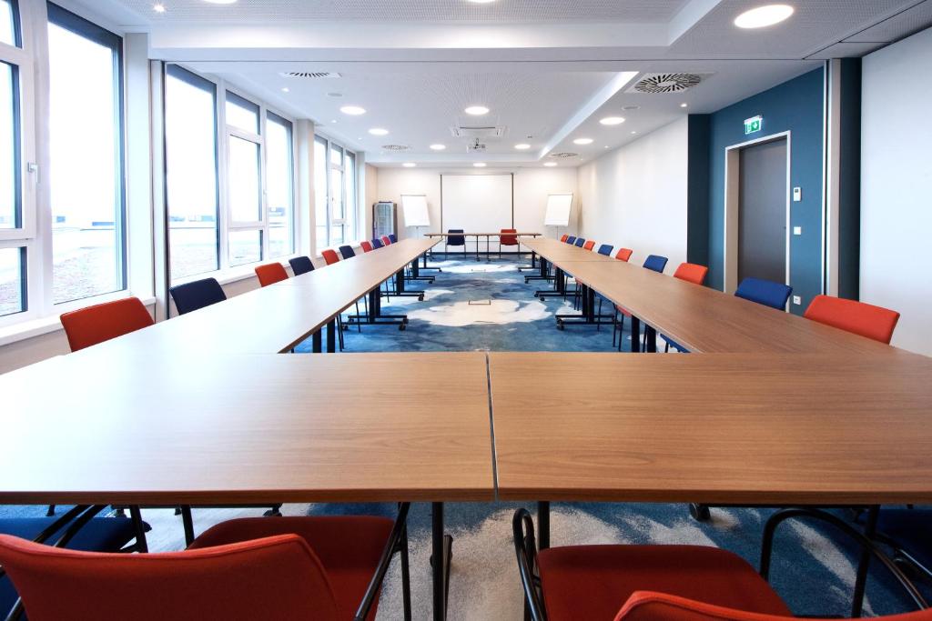 ibis Styles Parndorf Neusiedler See商务区和&#47;或会议室