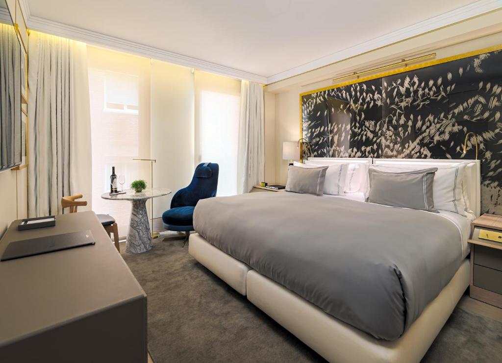 巴塞罗那第一GL酒店客房内的一张或多张床位