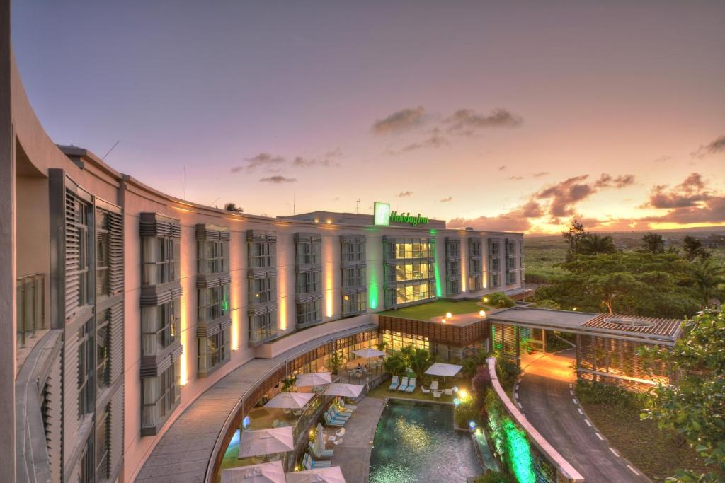 Holiday Inn Mauritius Mon Trésor, an IHG Hotel内部或周边泳池景观