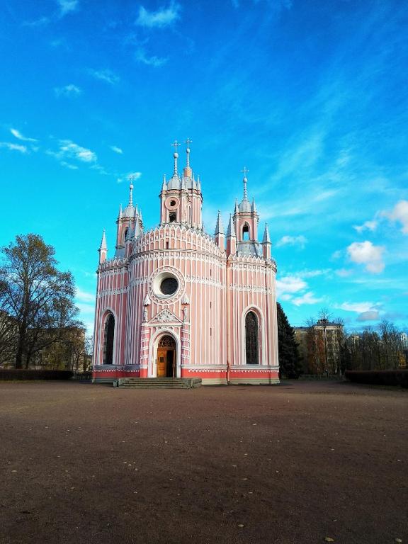 Вгостяхухудожницы