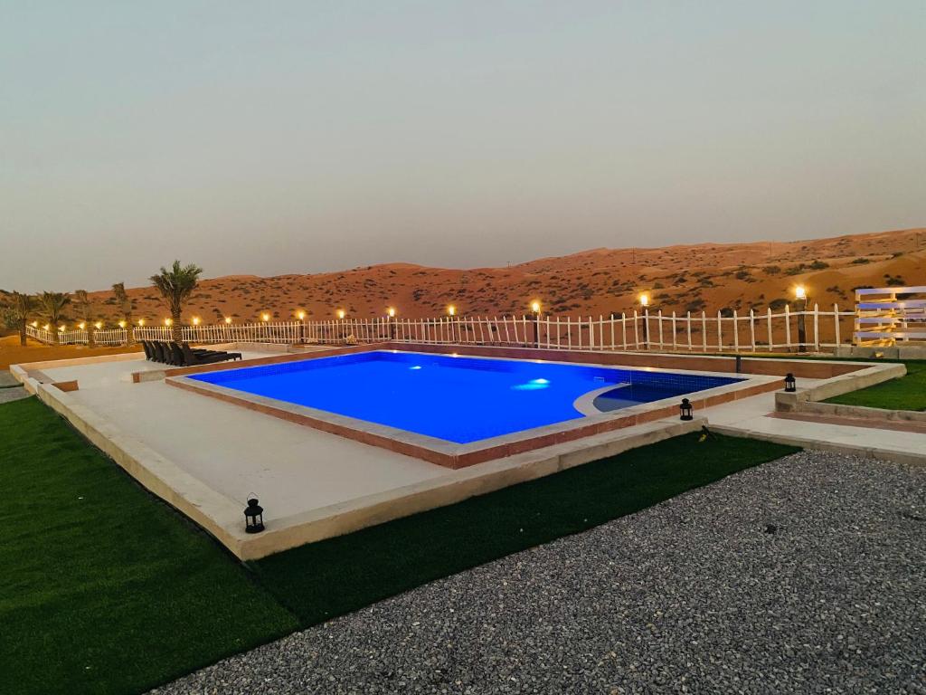 Bedouin Oasis Desert Camp- Ras Al Khaimah内部或周边的泳池