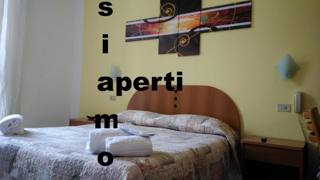 
Hotel Tirreno客房内的一张或多张床位

