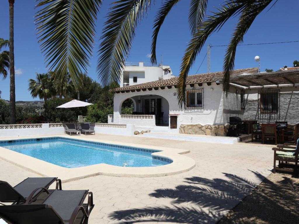 Spanish Villa in Moraira with Private Pool内部或周边的泳池