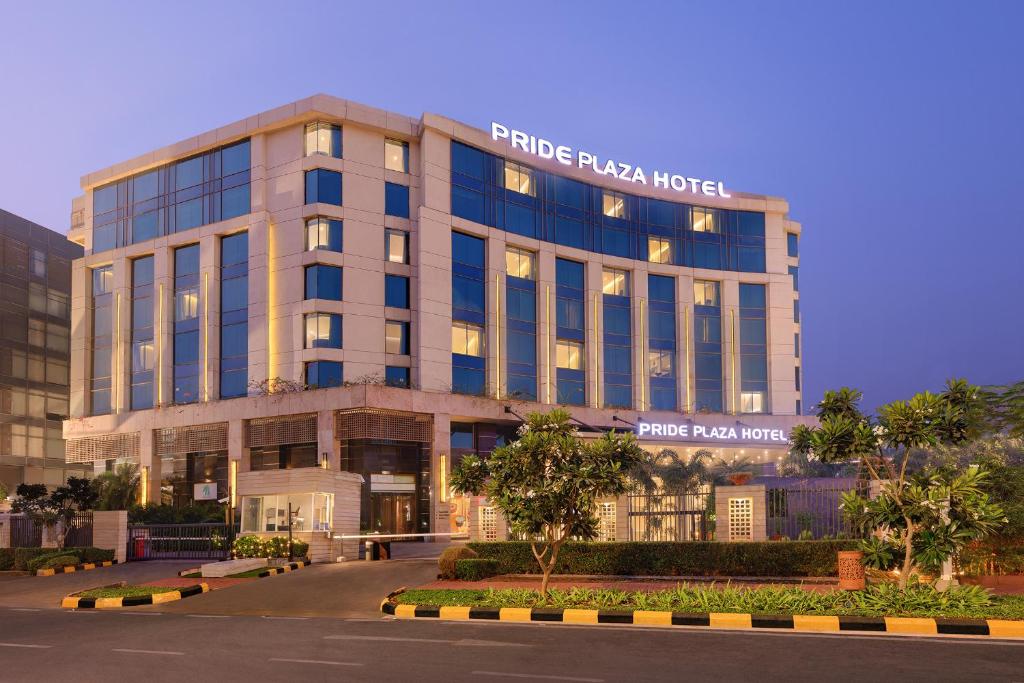 新德里新德里空港骄傲广场酒店的 ⁇ 染酒店帝国餐厅项目