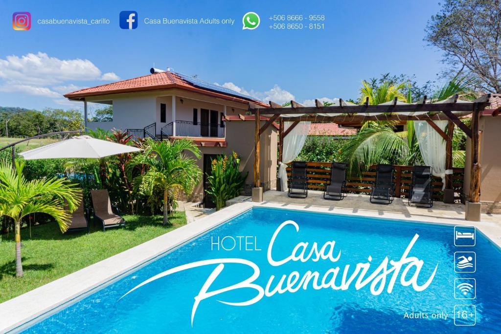 萨玛拉Hotel Casa Buenavista - Adults only的别墅前设有游泳池