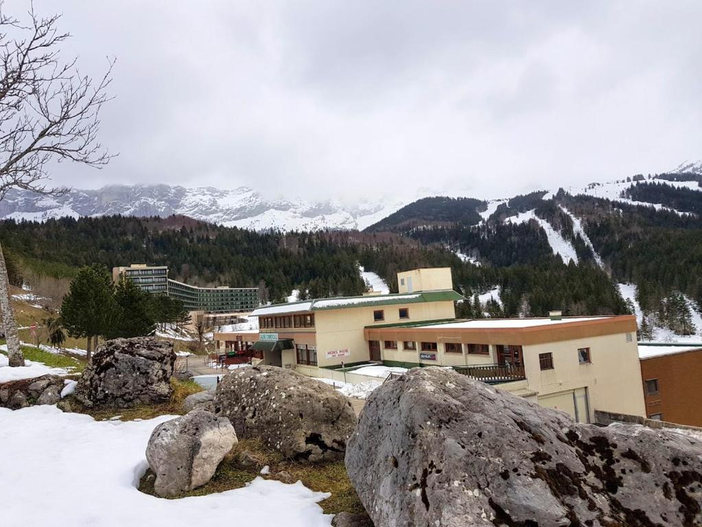 studio a villard de lans avec magnifique vue sur la montagne et