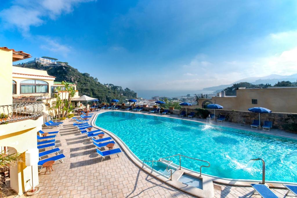 Hotel San Lorenzo Thermal Spa内部或周边的泳池