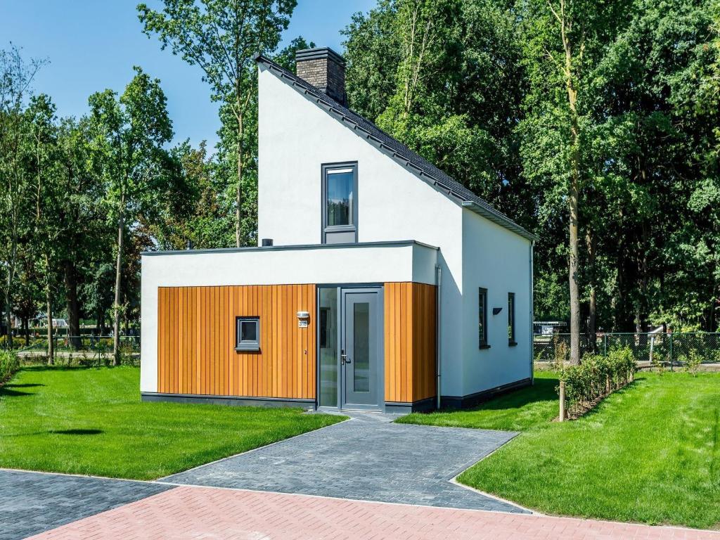 罗赫尔Modern and stylish villa with two bathrooms in Limburg的相册照片