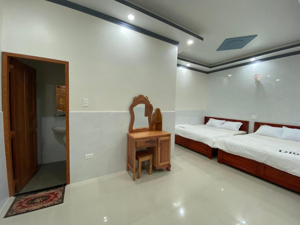 罗夷Tùng Thủy Homestay - Dinh Thầy Thím Lagi的相册照片