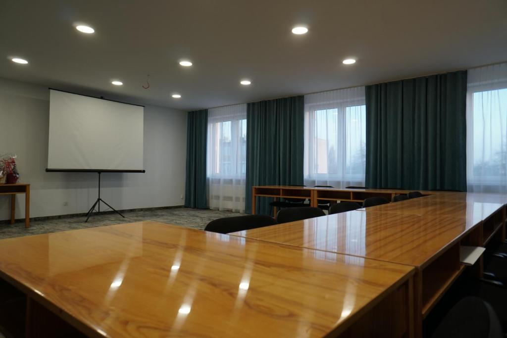 Stary Koszalin Hostel &amp; Hotel Services商务区和&#47;或会议室