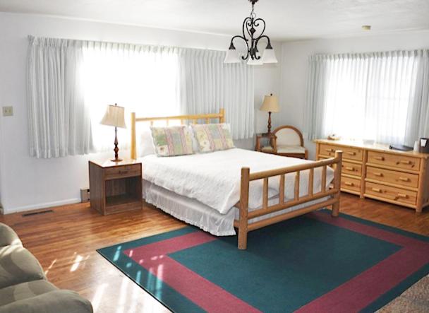 布莱斯峡谷松树酒店客房内的一张或多张床位