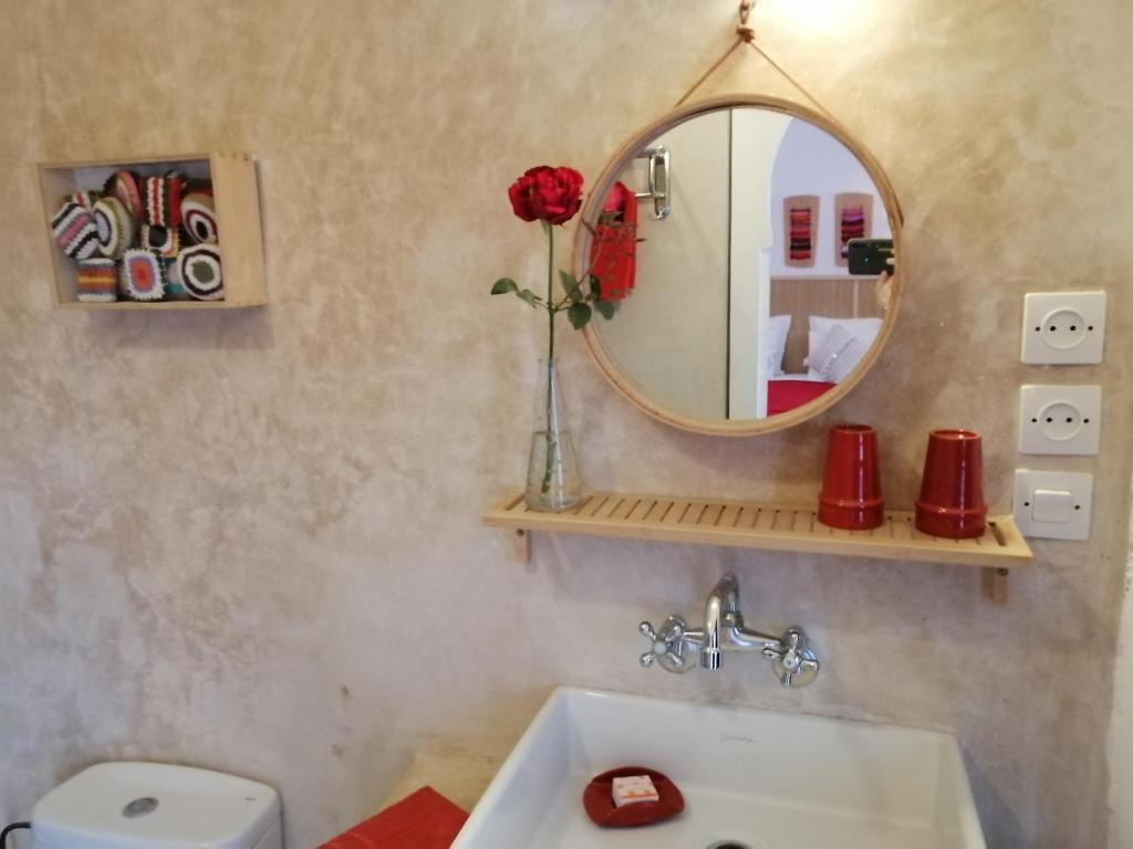 达尔努巴摩洛哥传统庭院住宅的一间浴室
