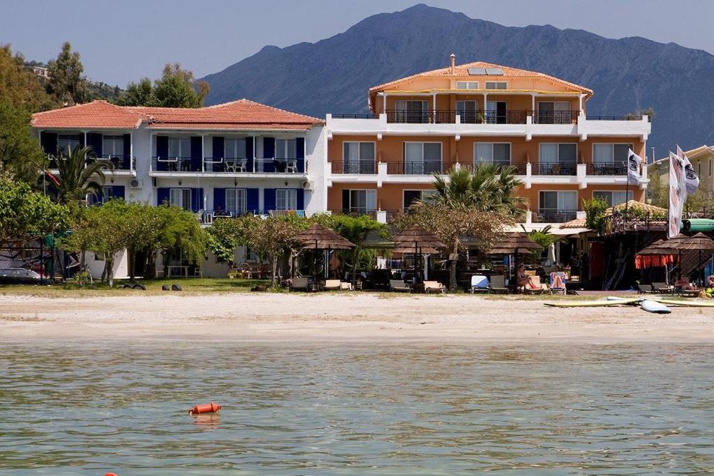 瓦西利基Nefeli的海边的酒店