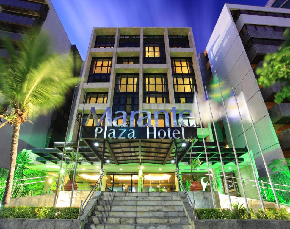 累西腓玛兰特广场酒店的一座建筑,上面标有阅读ana americana plaza hotel酒店的标志
