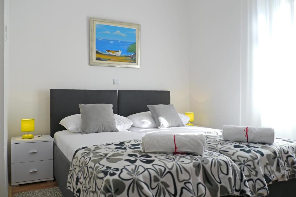 A＆M公寓客房旅馆客房内的一张或多张床位