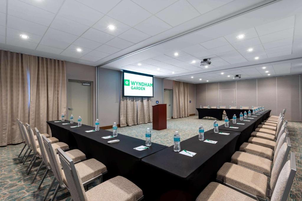 Wyndham Garden Miami International Airport商务区和&#47;或会议室