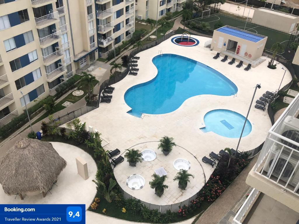 Puerto Azul Apartamento内部或周边泳池景观