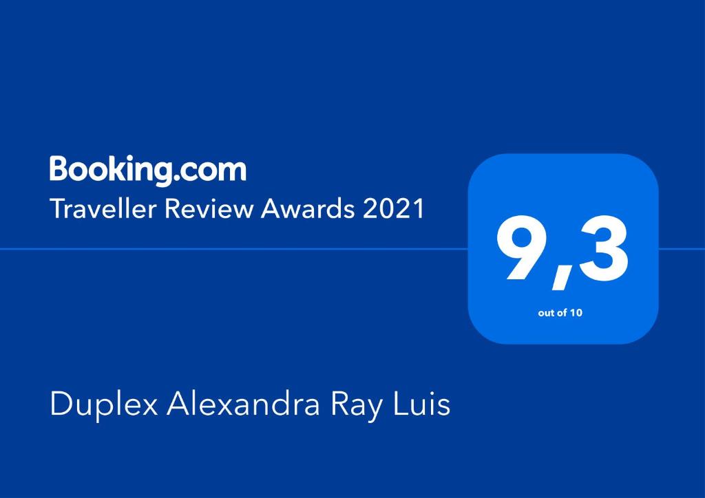 RémiréDuplex Alexandra Ray Luis的蓝盒电话的截图,