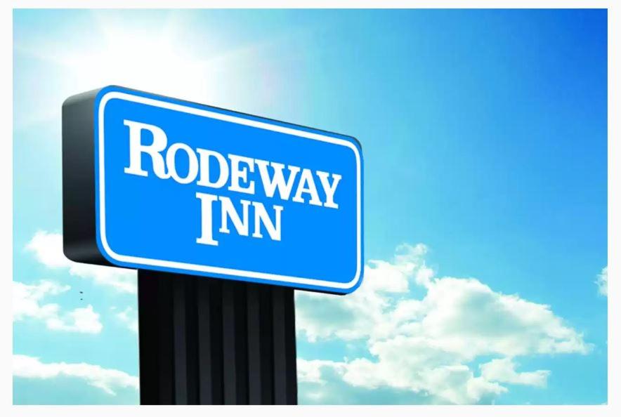 银泉Rodeway Inn的相册照片