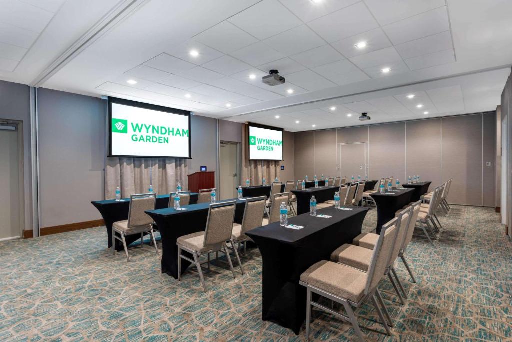 Wyndham Garden Miami International Airport商务区和&#47;或会议室