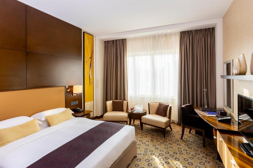 迪拜韩亚酒店客房内的一张或多张床位