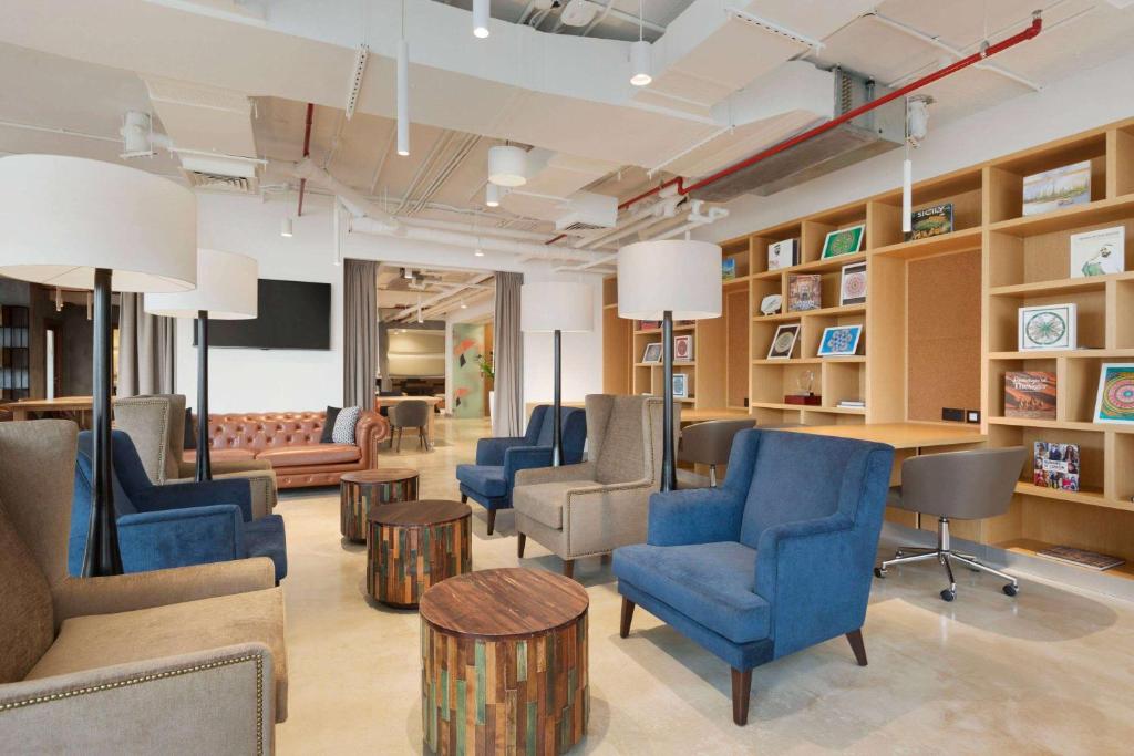 迪拜温德姆特瑞普酒店的休息区