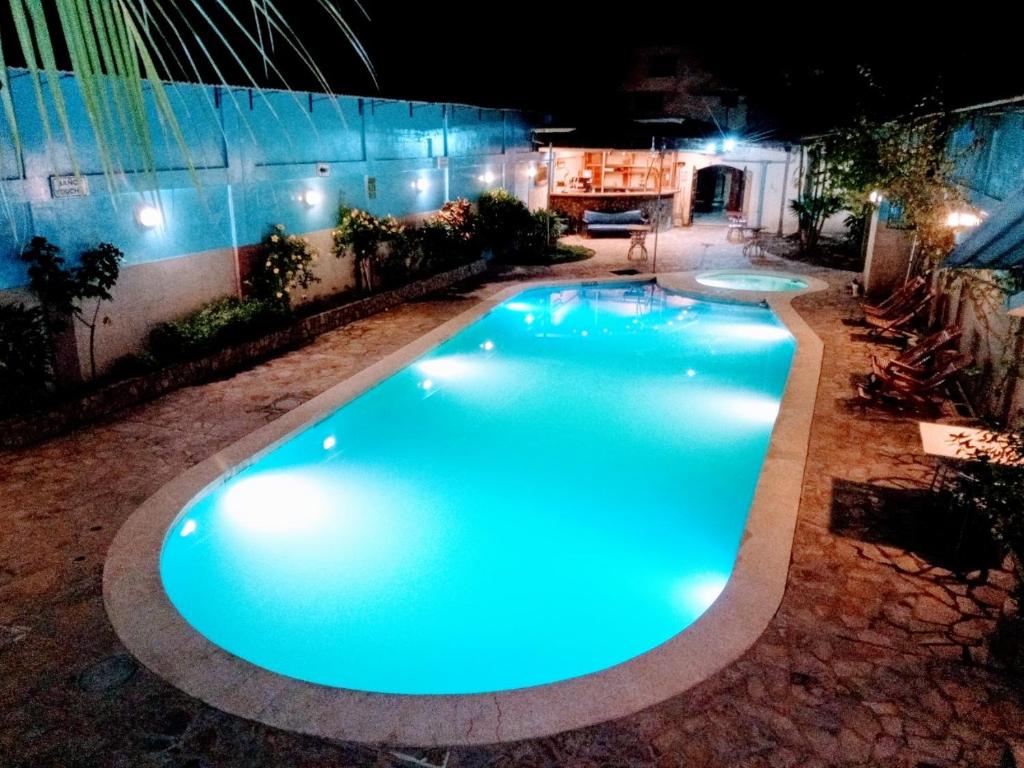 Hotel Virrey Pucallpa EIRL内部或周边的泳池