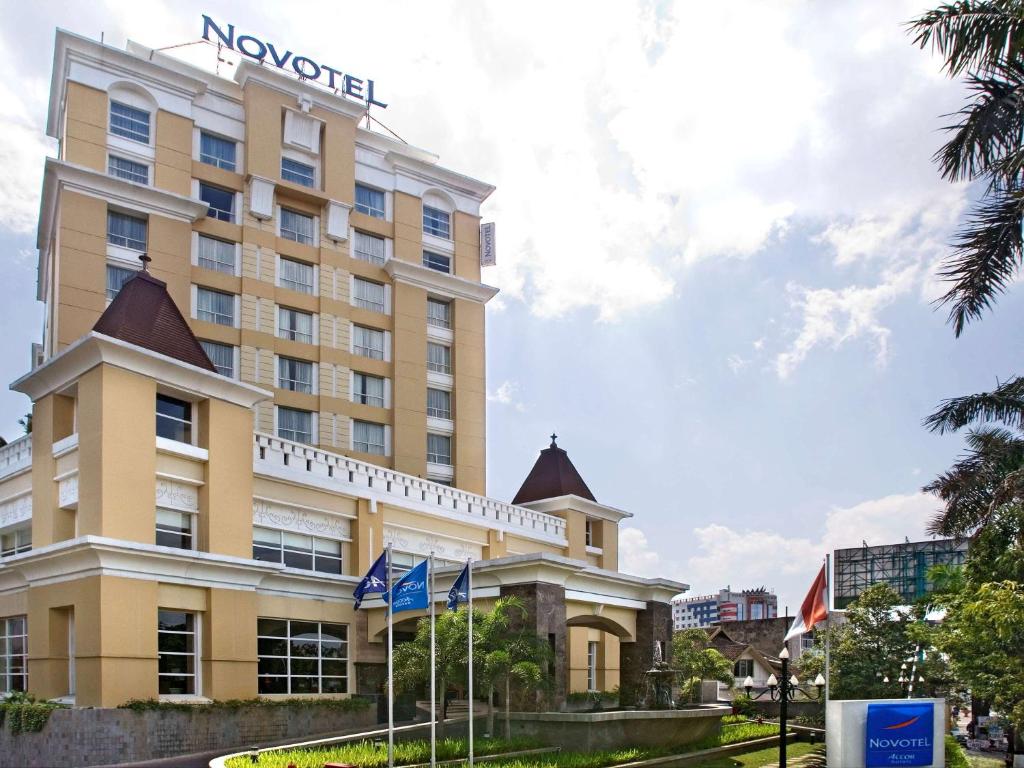 三宝垄Novotel Semarang的 ⁇ 诺鲁鲁诺富特酒店