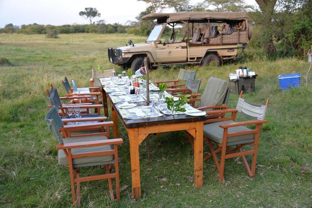 Nahubwe Safari Lodge餐厅或其他用餐的地方