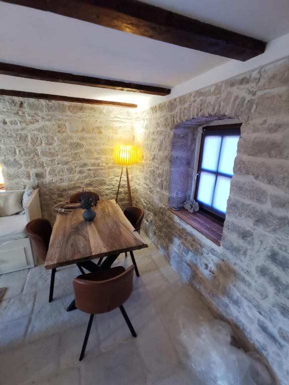 公寓 apartments malic