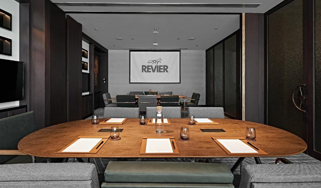 Revier Hotel - Dubai商务区和&#47;或会议室