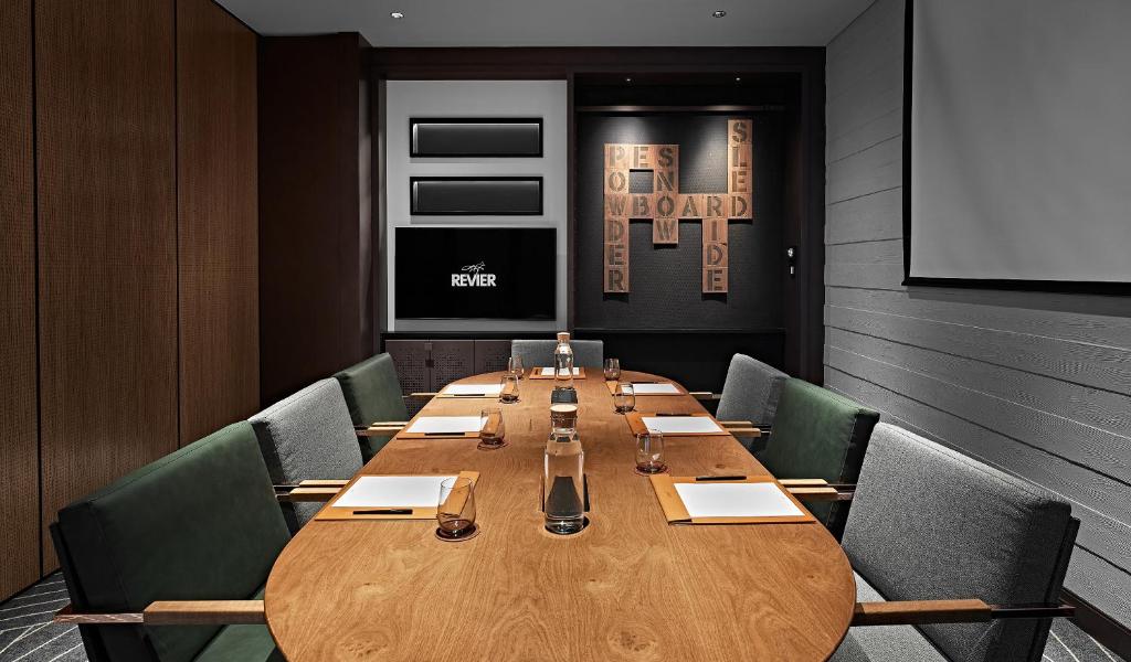 Revier Hotel - Dubai商务区和&#47;或会议室
