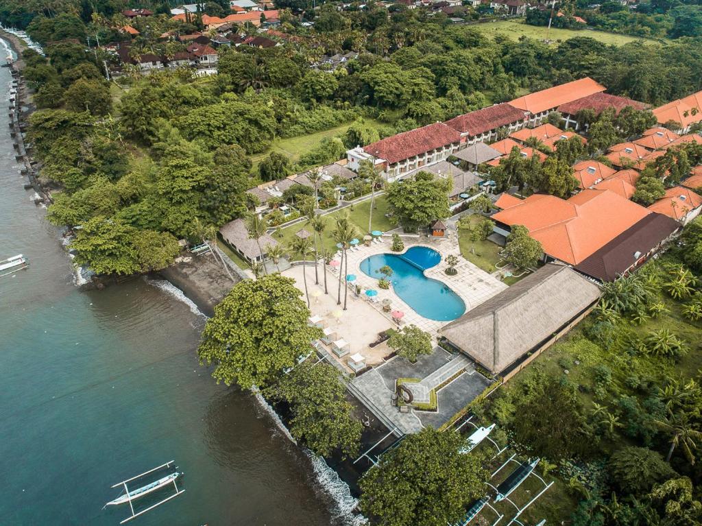 New Sunari Lovina Beach Resort内部或周边的泳池