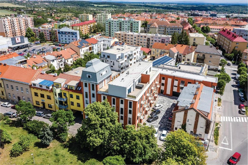 兹诺伊莫Kellerův mlýn - Apartmán s vlastní garáží, Znojmo centrum的城市空中景观和建筑