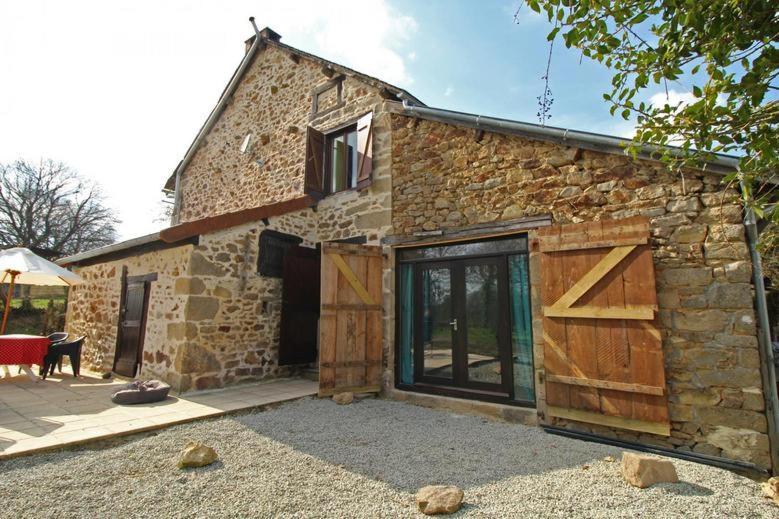 度假屋  酒店 stone cottage in rural france (度假屋),augne(法 ))