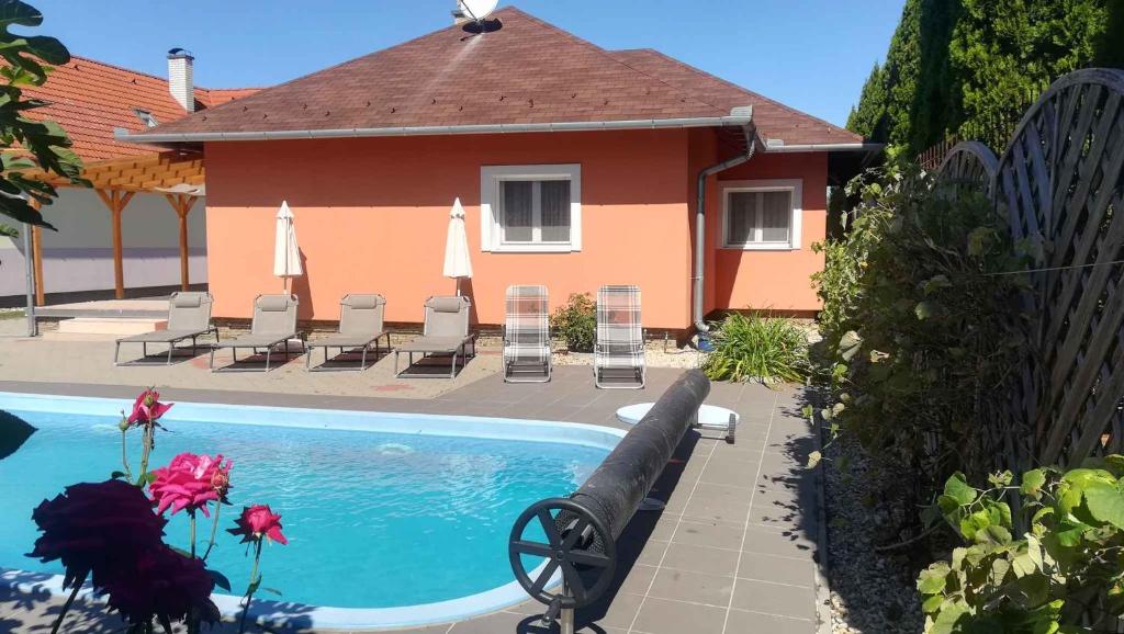 BalatonszentgyörgyHoliday home in Balatonszentgyörgy 20188的相册照片