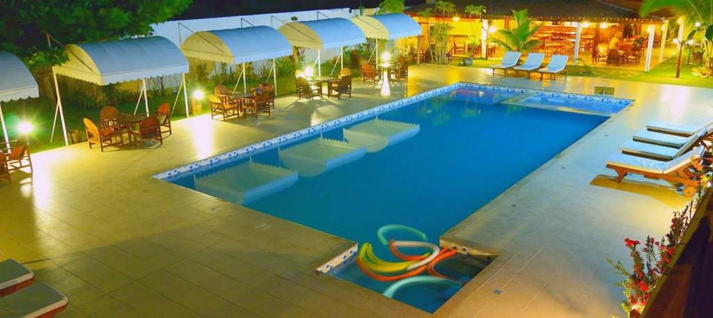 普拉杜古阿比巴宾馆的游泳池(带游泳池)