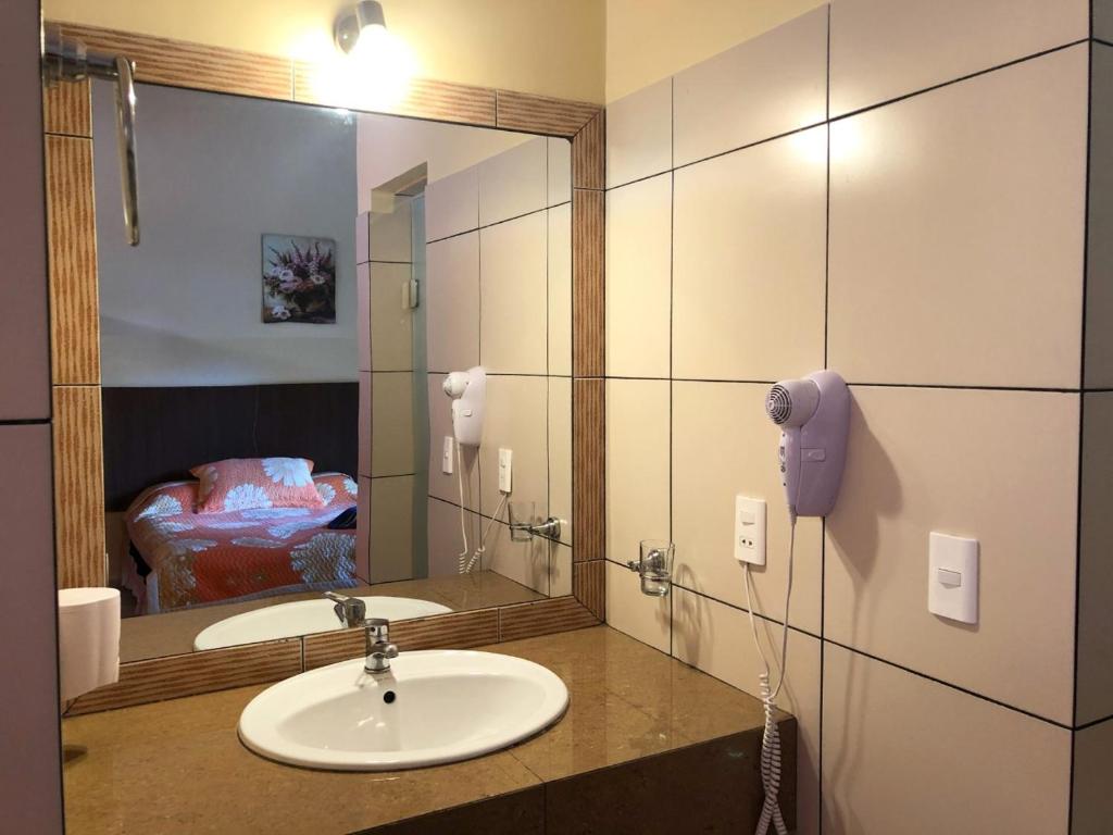 米特鲁酒店的一间浴室