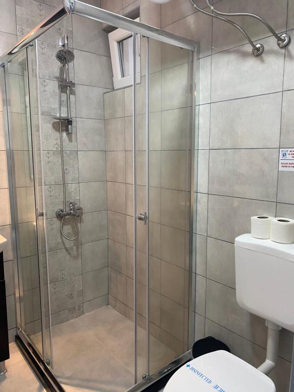 Hotel Etno Selo Timcevski的一间浴室
