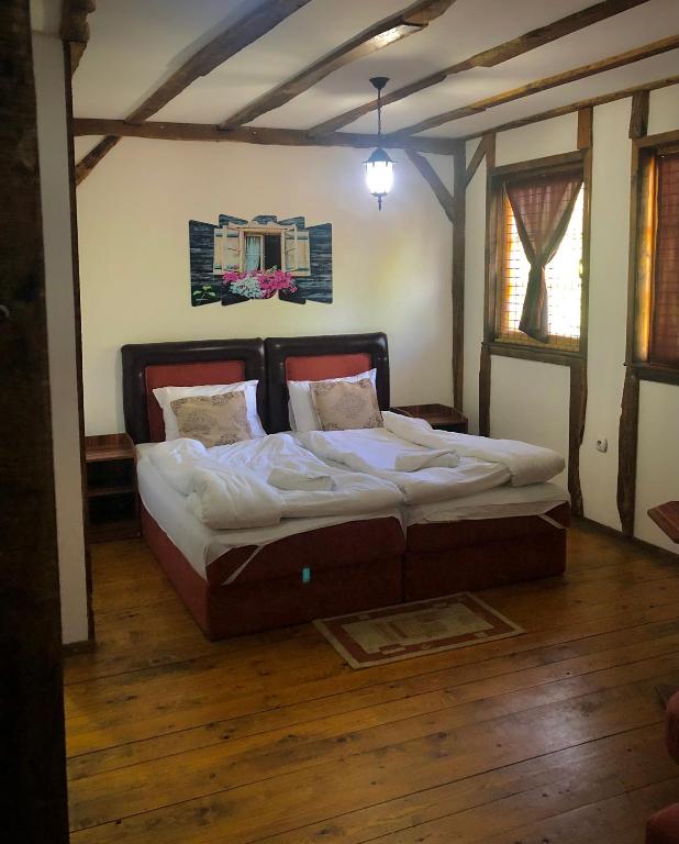 Hotel Etno Selo Timcevski客房内的一张或多张床位