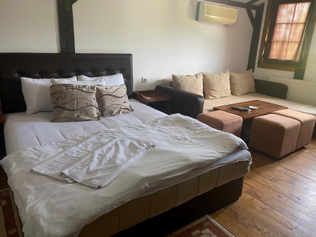 Hotel Etno Selo Timcevski客房内的一张或多张床位