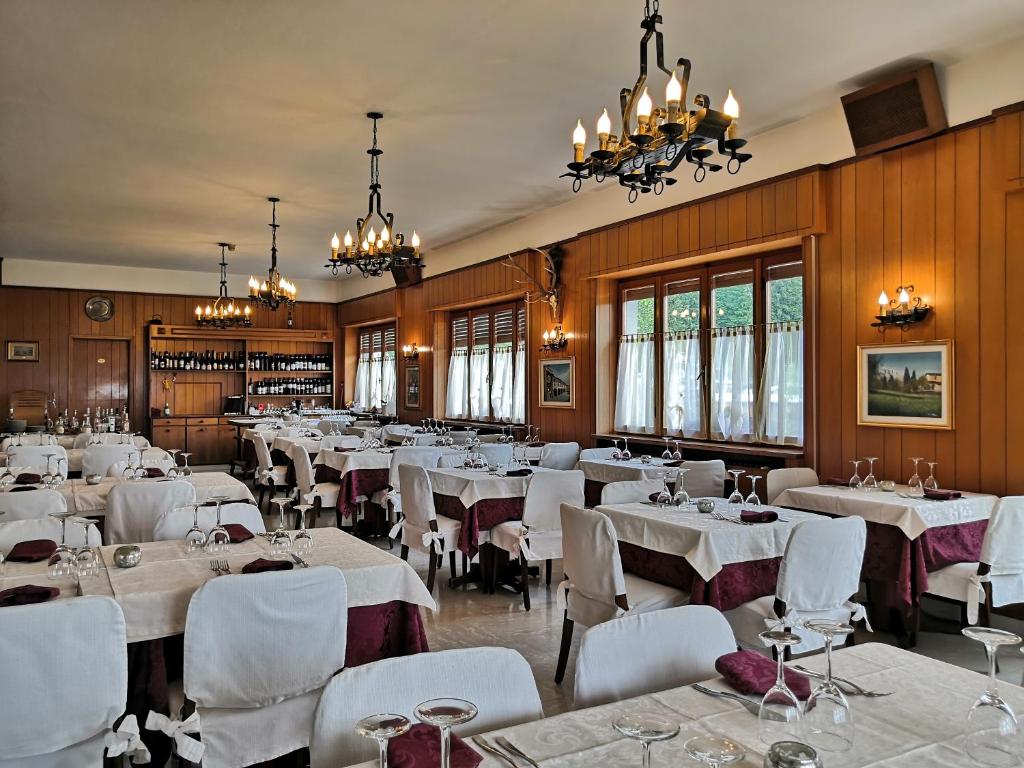 卡斯蒂奥内·德拉·佩雷索斯卡纳帕餐厅酒店的相册照片