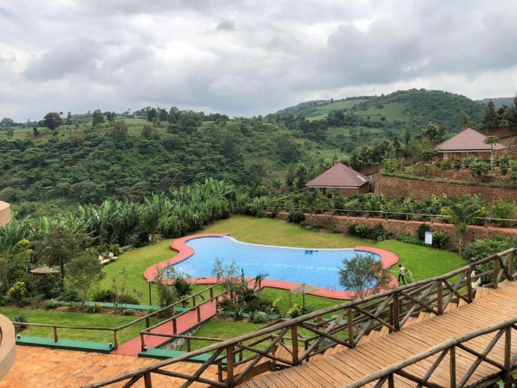 Ngorongoro Marera Mountain View Lodge内部或周边泳池景观