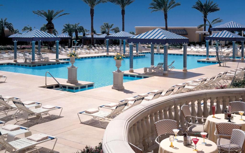 Beau Rivage Resort &amp; Casino内部或周边的泳池