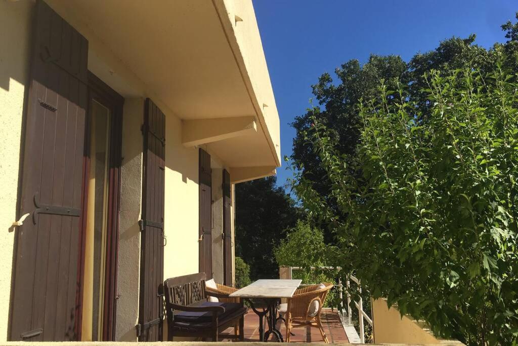 别墅 big house with large garden, terrace and beautiful view