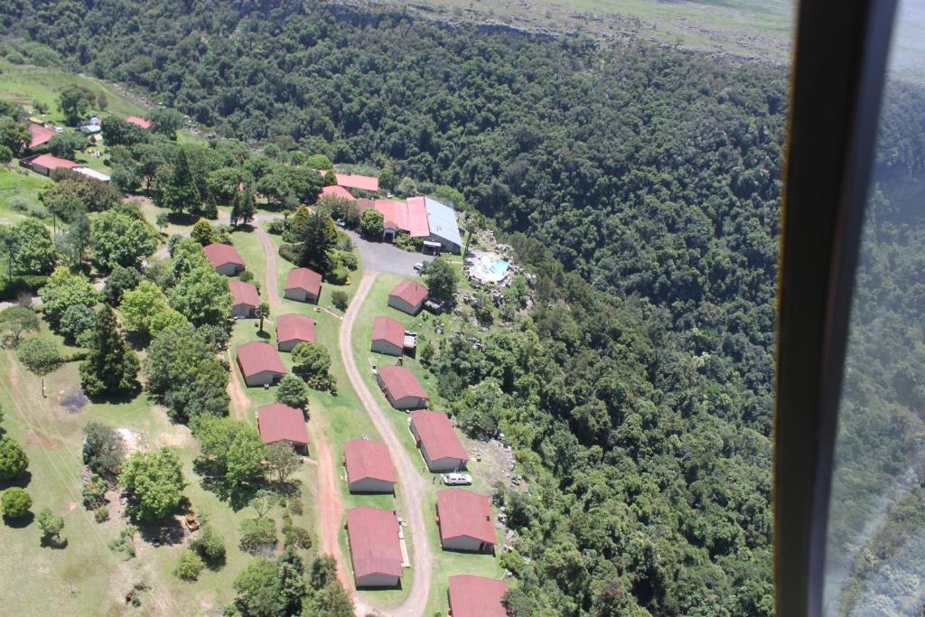 格拉斯科普全景别墅营地度假屋的一组房屋和树木的空中景观