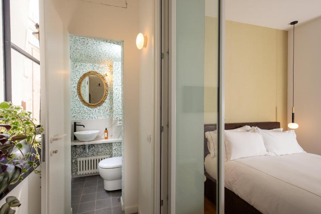Casavignoni luxury apartment with terrace的一间浴室