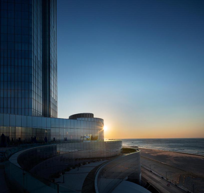 大西洋城Ocean Casino Resort的海边的一栋建筑